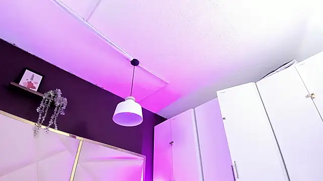 April bowie online show from March 12, 2026, 12:33 pm