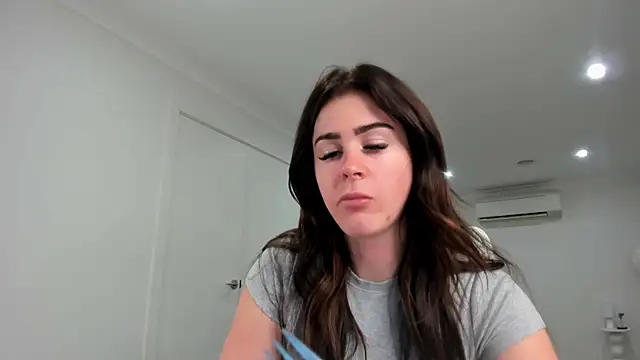 aus queen online show from October 25, 2025, 12:51 am