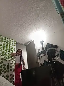 Hellen dumont online show from November 13, 2025, 2:43 am