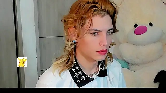 Snapshot of honey_skin chatting on December 17, 2024, 11:16 pm honey skin online show from December 17, 2024, 11:16 pm