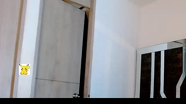 Snapshot of honey_skin chatting on February 17, 2025, 7:47 am honey skin online show from February 17, 2025, 7:47 am