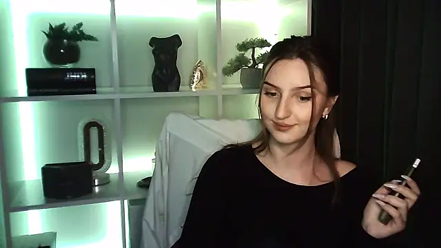 Snapshot of X_Alisa chatting on May 3, 2026, 5:30 pm X Alisa online show from May 3, 2026, 5:30 pm