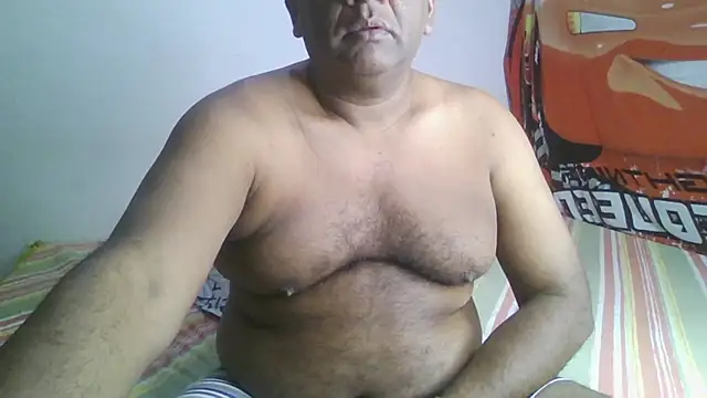 Snapshot of Beargryzzly chatting on January 26, 2025, 3:48 am Beargryzzly online show from January 26, 2025, 3:48 am