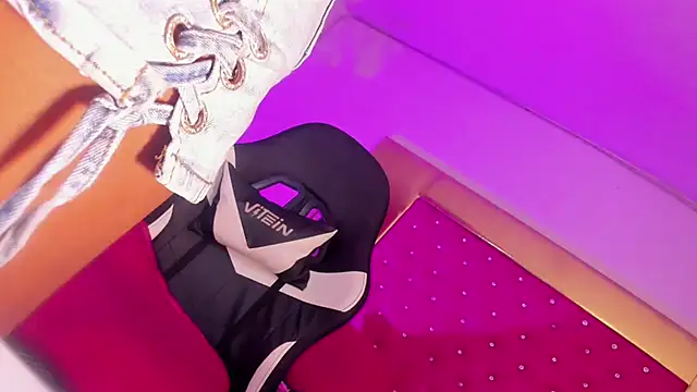 Snapshot of Orianadollx chatting on March 9, 2025, 3:54 am Orianadollx online show from March 9, 2025, 3:54 am