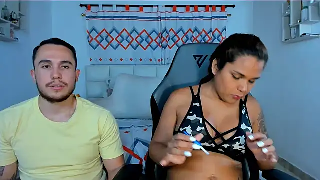 Snapshot of xxx_sweet_couple_ chatting on December 10, 2024, 3:52 am xxx sweet couple  online show from December 10, 2024, 3:52 am