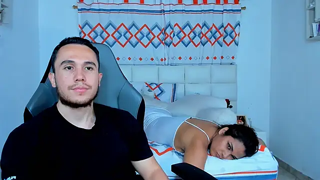 Snapshot of xxx_sweet_couple_ chatting on December 18, 2024, 6:32 am xxx sweet couple  online show from December 18, 2024, 6:32 am