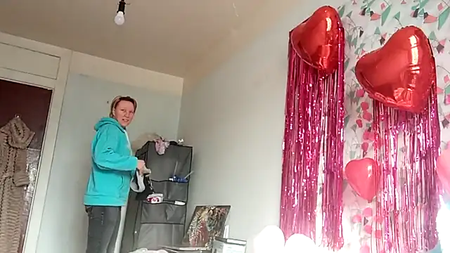 ElenaMaeer online show from February 11, 2026, 8:41 am