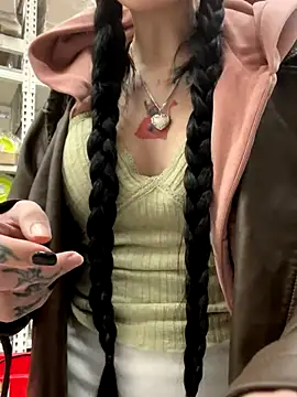 Melissa crazy online show from November 12, 2025, 3:23 pm