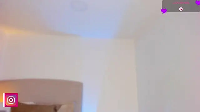 Snapshot of Ammy_xx chatting on October 10, 2025, 7:35 pm Ammy xx online show from October 10, 2025, 7:35 pm