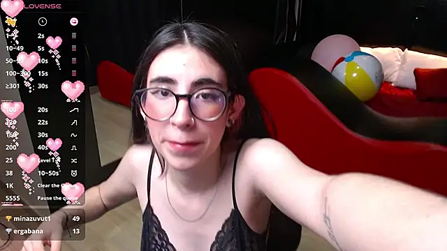 Snapshot of LenaRoses chatting on December 14, 2024, 10:07 pm LenaRoses online show from December 14, 2024, 10:07 pm