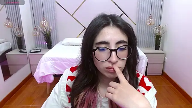 Snapshot of LenaRoses chatting on September 8, 2025, 8:41 pm LenaRoses online show from September 8, 2025, 8:41 pm