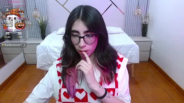 Snapshot of LenaRoses chatting on October 23, 2025, 8:18 pm LenaRoses online show from October 23, 2025, 8:18 pm