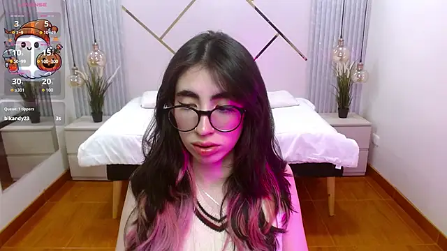 Snapshot of LenaRoses chatting on November 5, 2025, 5:24 pm LenaRoses online show from November 5, 2025, 5:24 pm