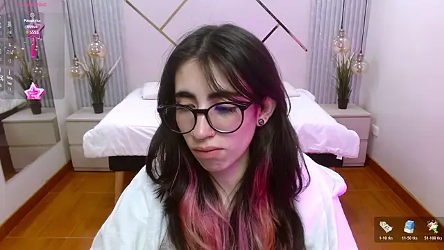 LenaRoses online show from November 6, 2025, 12:50 pm