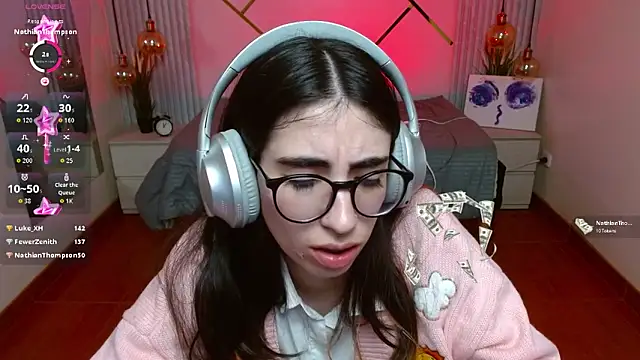 LenaRoses online show from April 21, 2026, 1:42 am