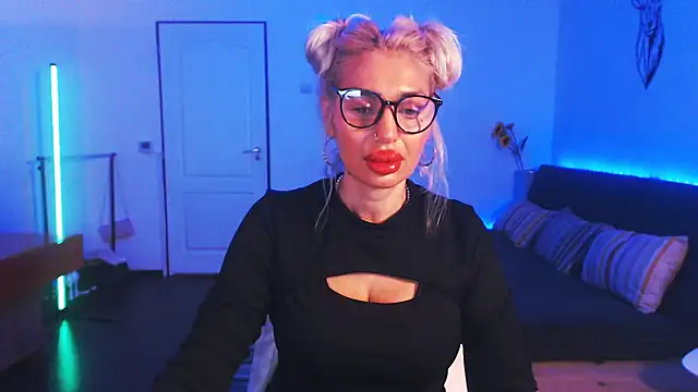 Snapshot of beauty_chl0e chatting on December 24, 2024, 9:11 pm beauty chl0e online show from December 24, 2024, 9:11 pm