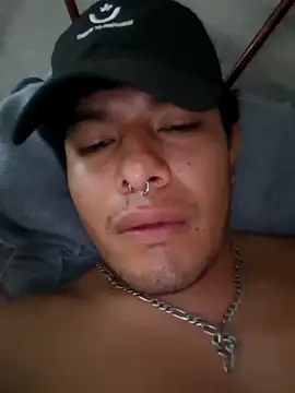 GusssHOT online show from September 23, 2025, 4:43 pm