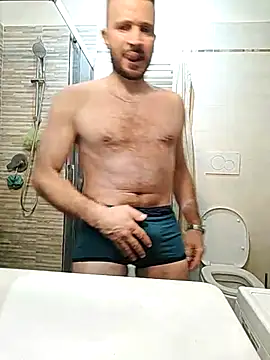 Snapshot of gilera250s chatting on February 16, 2025, 12:30 am gilera250s online show from February 16, 2025, 12:30 am