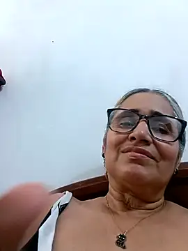 Snapshot of _candi chatting on December 21, 2025, 2:24 pm candi online show from December 21, 2025, 2:24 pm