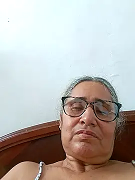 Snapshot of _candi chatting on February 18, 2026, 8:38 pm candi online show from February 18, 2026, 8:38 pm