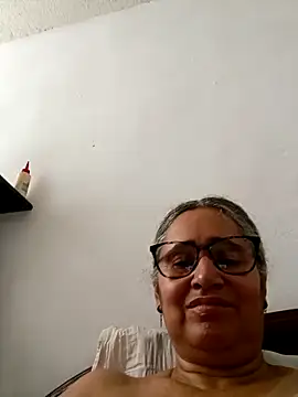 Snapshot of _candi chatting on March 1, 2026, 1:57 pm candi online show from March 1, 2026, 1:57 pm