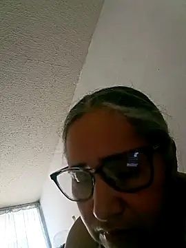 Snapshot of _candi chatting on March 31, 2026, 1:11 pm candi online show from March 31, 2026, 1:11 pm