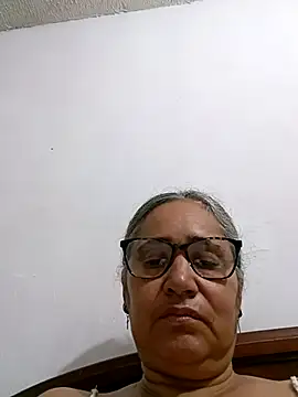 Snapshot of _candi chatting on April 12, 2026, 5:45 am candi online show from April 12, 2026, 5:45 am