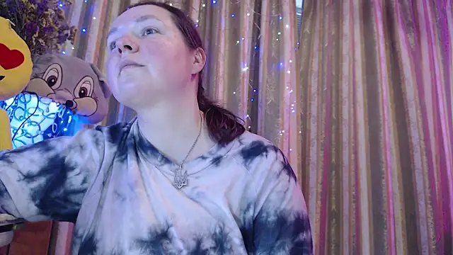 amorelara online show from April 13, 2026, 11:59 am