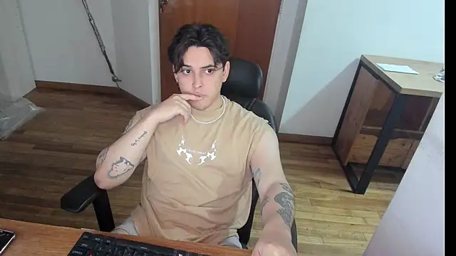 Snapshot of Markuss_b chatting on January 29, 2025, 1:48 am Markuss b online show from January 29, 2025, 1:48 am