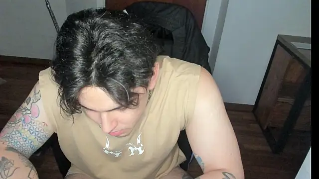 Snapshot of Markuss_b chatting on January 29, 2025, 4:58 am Markuss b online show from January 29, 2025, 4:58 am
