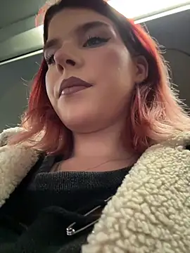 RiriRoseey online show from April 2, 2026, 6:44 am