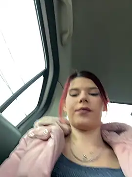 RiriRoseey online show from April 3, 2026, 7:39 am