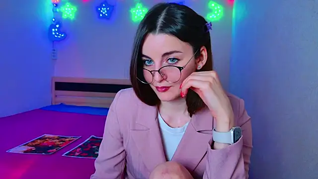 Snapshot of Miss_Arwen chatting on December 6, 2024, 6:48 am Miss Arwen online show from December 6, 2024, 6:48 am