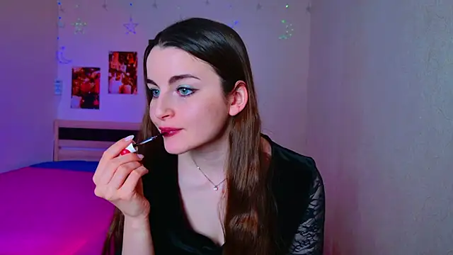 Snapshot of Miss_Arwen chatting on December 10, 2024, 6:11 am Miss Arwen online show from December 10, 2024, 6:11 am