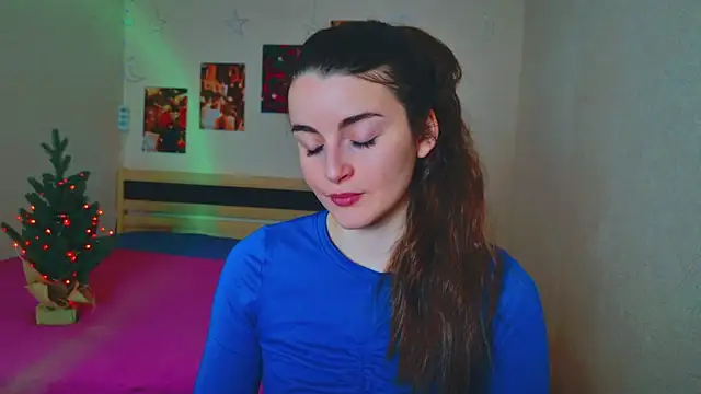 Snapshot of Miss_Arwen chatting on December 17, 2024, 3:06 am Miss Arwen online show from December 17, 2024, 3:06 am