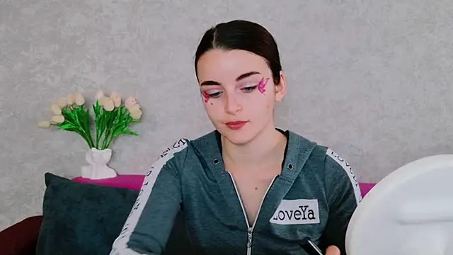 Snapshot of Miss_Arwen chatting on September 30, 2025, 4:17 am Miss Arwen online show from September 30, 2025, 4:17 am