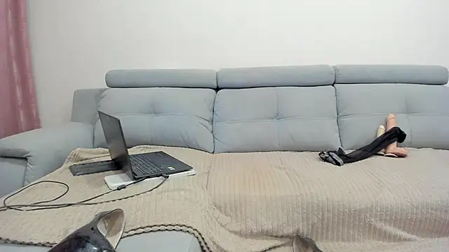 Kristina Sinclair online show from December 6, 2024, 7:12 pm