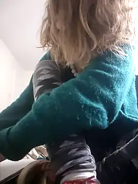 Snapshot of AriellaTaylor chatting on December 18, 2024, 8:42 am AriellaTaylor online show from December 18, 2024, 8:42 am