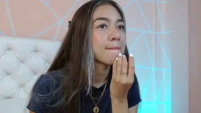 Snapshot of hantonella_ chatting on October 3, 2025, 9:23 pm hantonella  online show from October 3, 2025, 9:23 pm