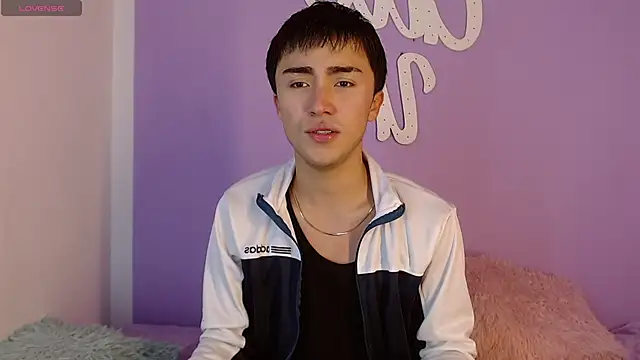 santi-fabulous online show from December 4, 2024, 3:59 am