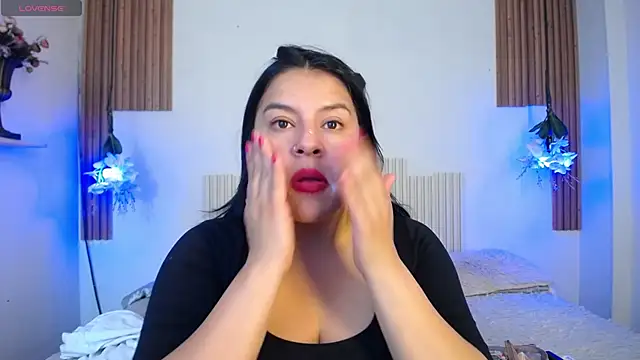  poison sweet online show from April 27, 2026, 9:02 pm