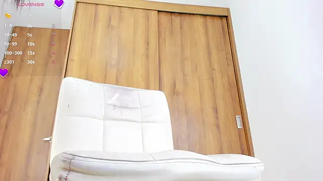 Snapshot of charlotte_cruzx chatting on December 22, 2024, 8:38 am charlotte cruzx online show from December 22, 2024, 8:38 am