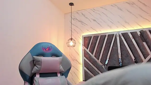 Emmapark  online show from February 14, 2025, 1:02 am