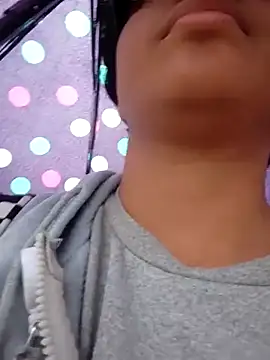 Emmapark  online show from March 7, 2025, 6:43 pm