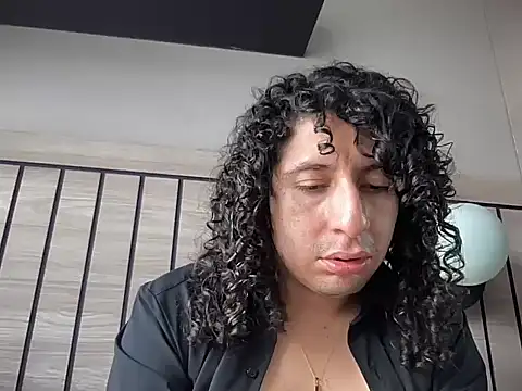 Snapshot of littlelatinhunter chatting on May 22, 2026, 3:39 pm littlelatinhunter online show from May 22, 2026, 3:39 pm