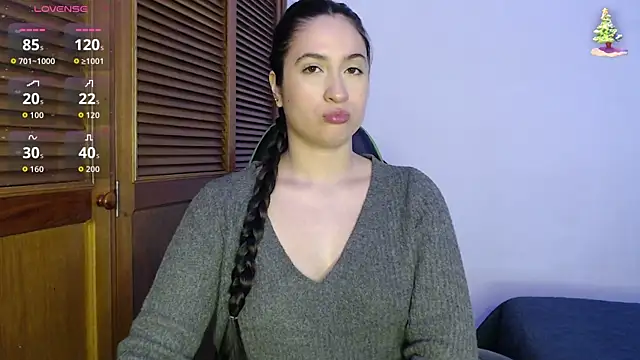 sofiaduque 26 online show from November 17, 2025, 8:36 pm