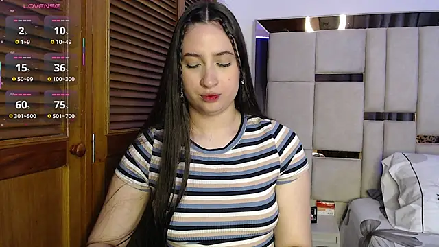 sofiaduque 26 online show from May 17, 2026, 8:38 pm