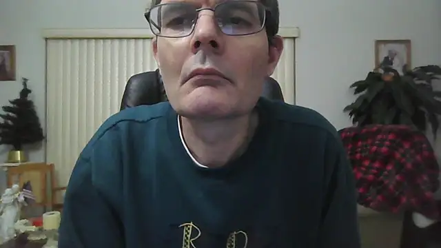 Snapshot of Copfiremen4566 chatting on December 28, 2024, 3:04 am Copfiremen4566 online show from December 28, 2024, 3:04 am