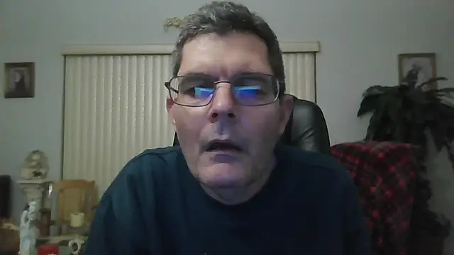 Snapshot of Copfiremen4566 chatting on January 19, 2025, 6:42 am Copfiremen4566 online show from January 19, 2025, 6:42 am