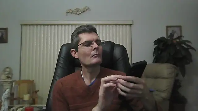 Snapshot of Copfiremen4566 chatting on February 4, 2025, 6:14 am Copfiremen4566 online show from February 4, 2025, 6:14 am